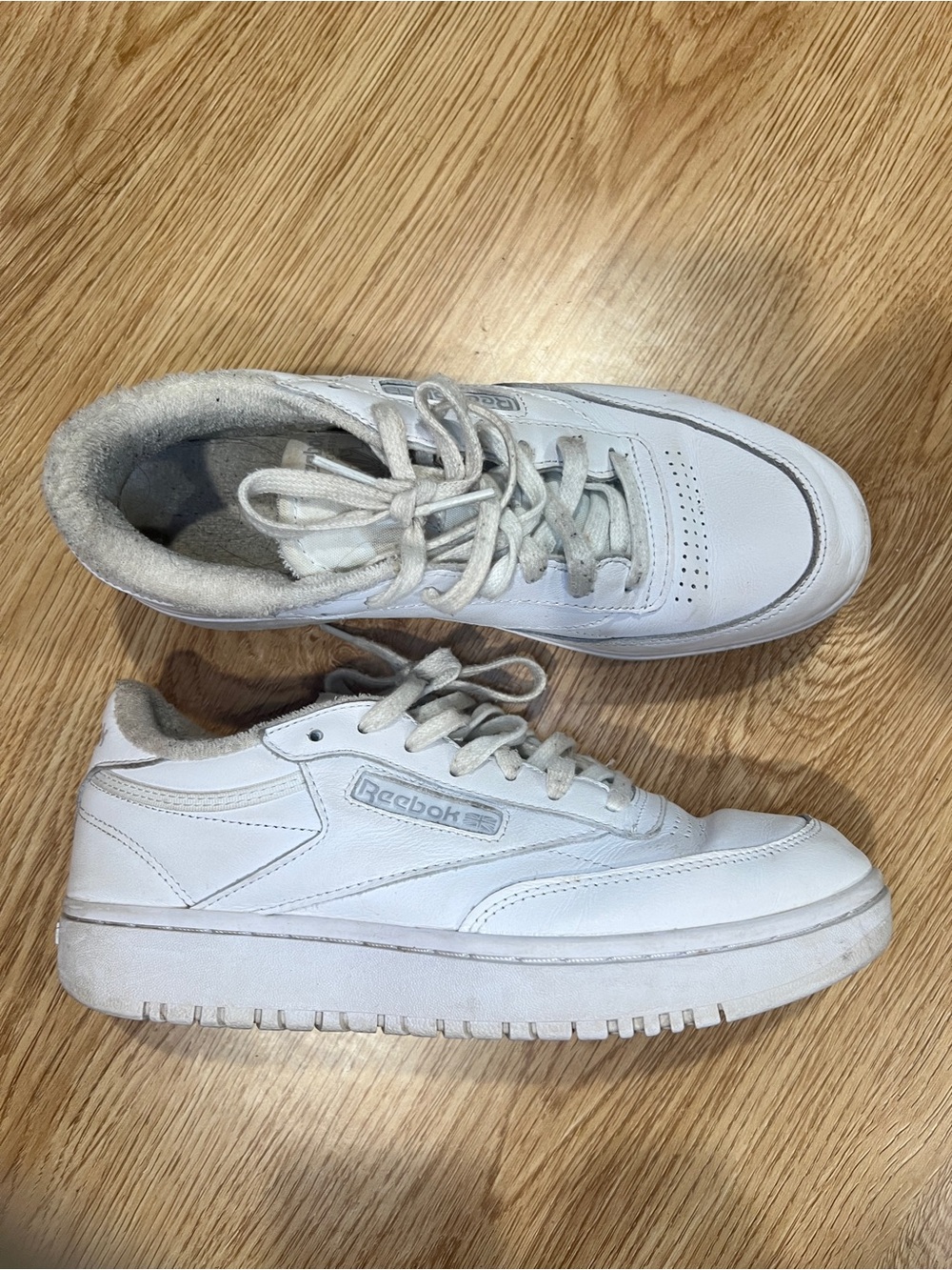 Reebok White Leather Low-Top Sneakers 10